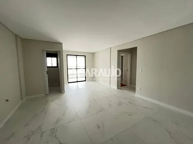 Apartamento 3 quartos e 2 banheiros, à venda, no bairro Vila Operária em Itajaí