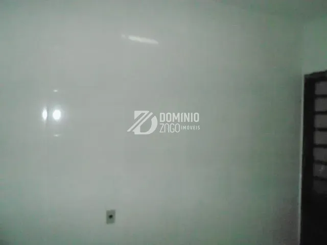 Apartamento 2 quartos e 1 banheiro, à venda ou para alugar, no bairro Santa Maria em Uberaba