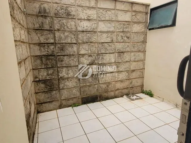 Apartamento 2 quartos e 1 banheiro, à venda ou para alugar, no bairro Santa Maria em Uberaba