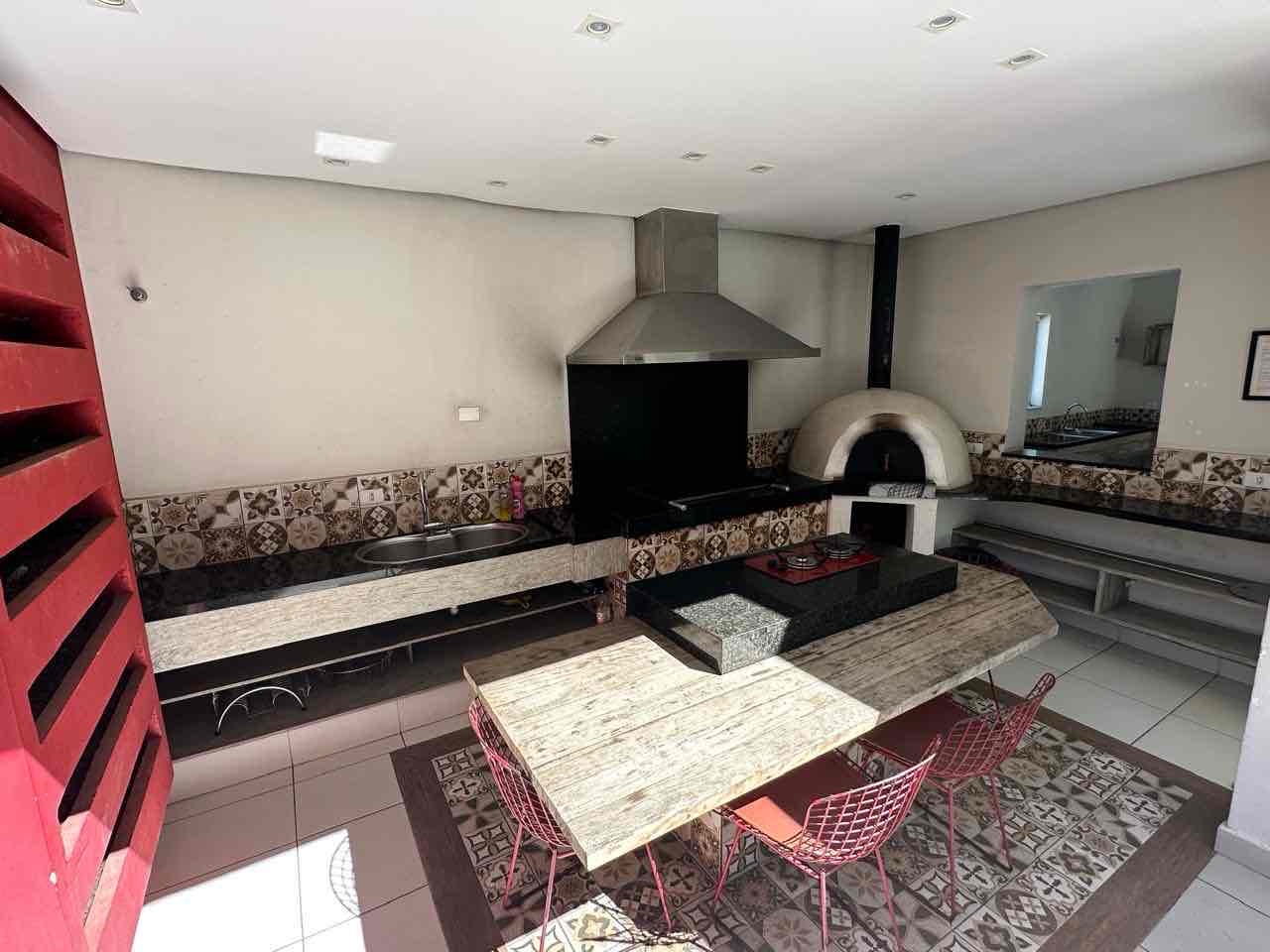 Apartamento para alugar com 2 quartos, 70m² - Foto 30