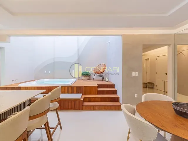 Apartamento com 442m² 4 quartos e 5 banheiros, à venda, no bairro Meia Praia em Itapema