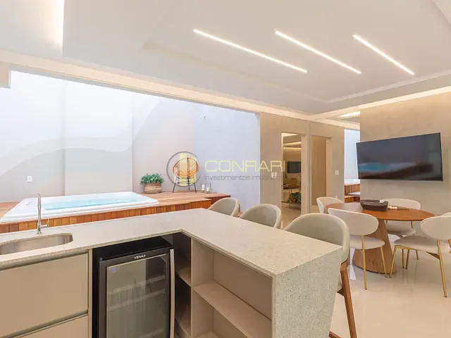 Apartamento com 442m² 4 quartos e 5 banheiros, à venda, no bairro Meia Praia em Itapema