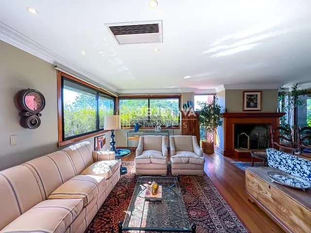 Apartamento com 318m² 3 quartos e 5 banheiros, à venda, no bairro Passo da Areia em Porto Alegre