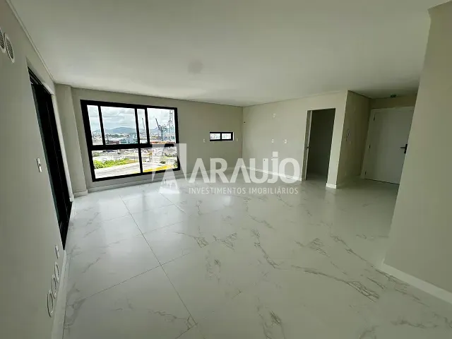 Apartamento 2 quartos e 2 banheiros, à venda, no bairro Centro em Itajaí