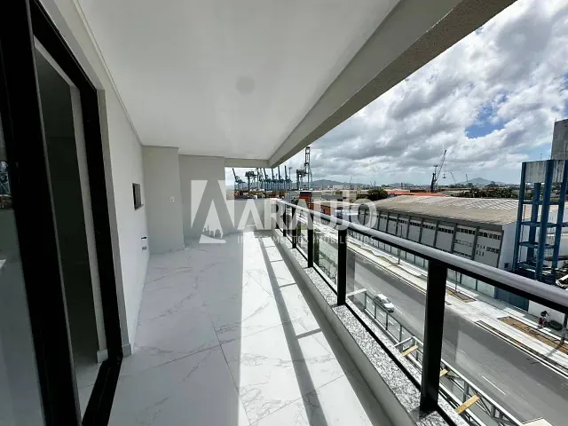 Apartamento 3 quartos e 4 banheiros, à venda, no bairro Centro em Itajaí