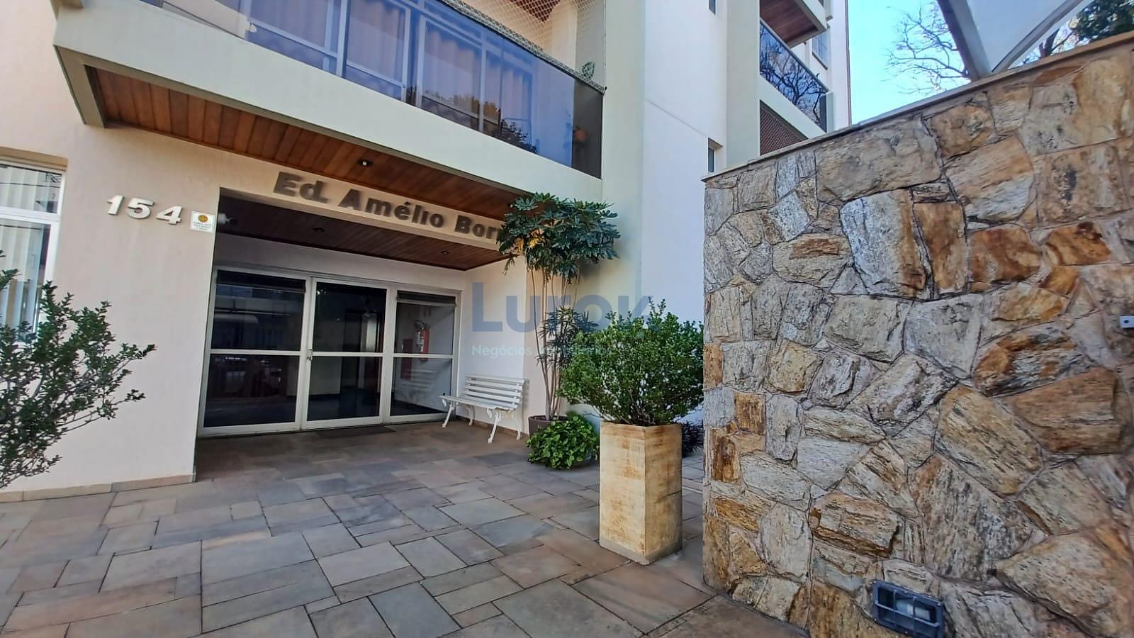 Apartamento à venda com 3 quartos, 126m² - Foto 1