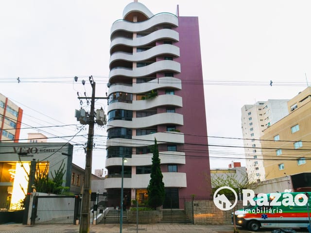 Apartamento 1 quarto e 2 banheiros, à venda, no bairro Centro em Curitiba