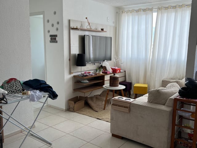 Apartamento 2 quartos e 1 banheiro, à venda ou para alugar, no bairro Vargem Grande em Rio de Janeiro