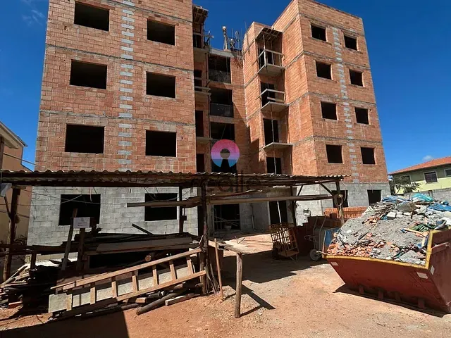 Apartamento 2 quartos e 1 banheiro, à venda, no bairro Parque Xangri-Lá em Contagem
