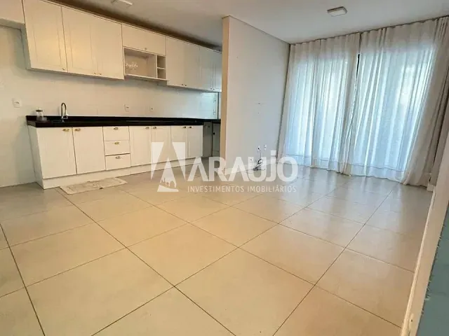 Apartamento 2 quartos e 2 banheiros, à venda, no bairro São João em Itajaí