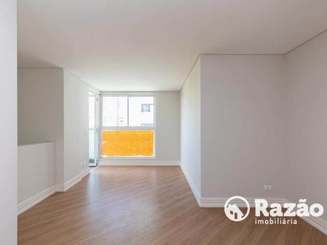 Apartamento 2 quartos e 1 banheiro, à venda, no bairro Centro em Curitiba