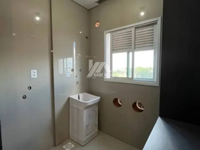 Apartamento 2 quartos e 2 banheiros, à venda, no bairro Centro em Ponta Grossa