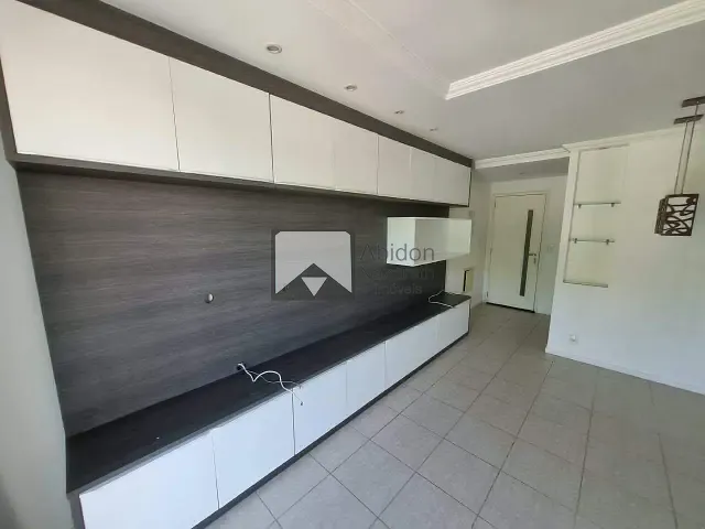 Apartamento 2 quartos e 1 banheiro, para alugar, no bairro Centro em Niterói