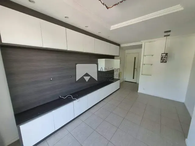 Apartamento 2 quartos e 1 banheiro, para alugar, no bairro Centro em Niterói