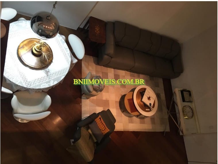 Apartamento para alugar com 4 quartos, 220m² - Foto 2