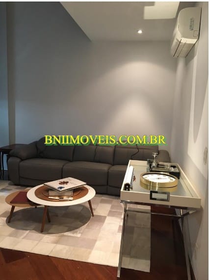 Apartamento para alugar com 4 quartos, 220m² - Foto 1
