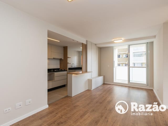 Apartamento 3 quartos e 2 banheiros, para alugar, no bairro Capão Raso em Curitiba