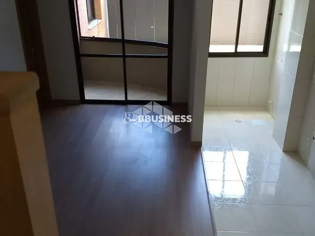 Apartamento 1 quarto e 1 banheiro, à venda, no bairro Pio X em Caxias do Sul