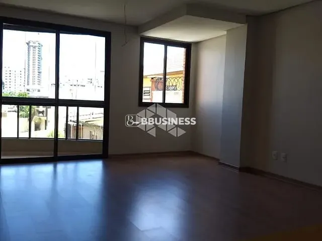 Apartamento 1 quarto e 1 banheiro, à venda, no bairro Pio X em Caxias do Sul