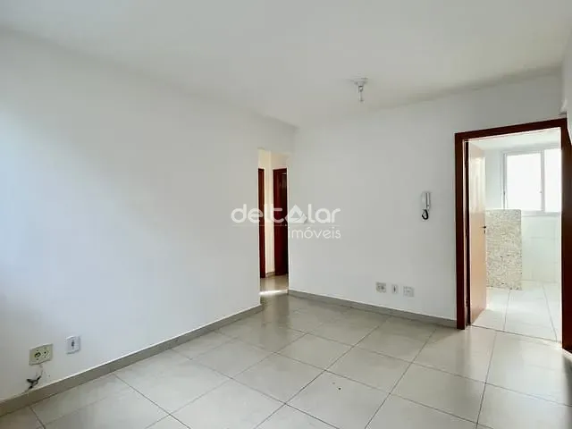 Apartamento 3 quartos e 2 banheiros, para alugar, no bairro Planalto em Belo Horizonte