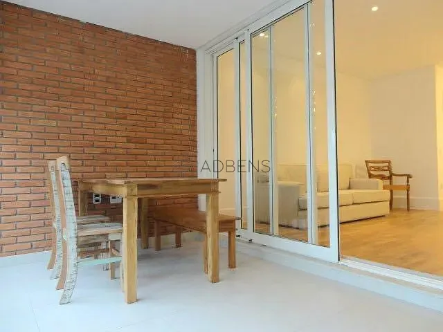 Apartamento 1 quarto e 2 banheiros, para alugar, no bairro Itaim Bibi em São Paulo
