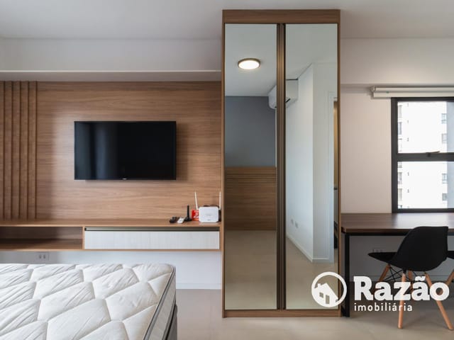 Apartamento 1 quarto e 1 banheiro, para alugar, no bairro Centro em Curitiba