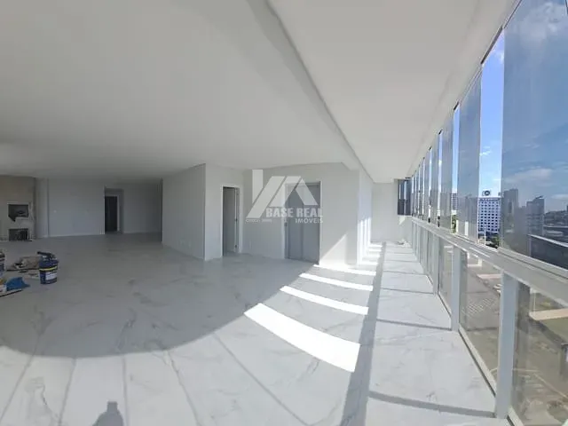 Apartamento com 267m² 3 quartos e 4 banheiros, à venda, no bairro Centro em Ponta Grossa