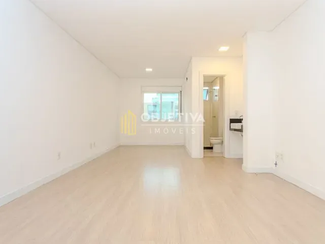 Apartamento com 40m² 1 quarto e 1 banheiro, para alugar, no bairro Centro Histórico em Porto Alegre
