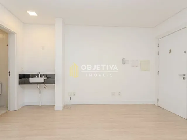 Apartamento com 40m² 1 quarto e 1 banheiro, para alugar, no bairro Centro Histórico em Porto Alegre