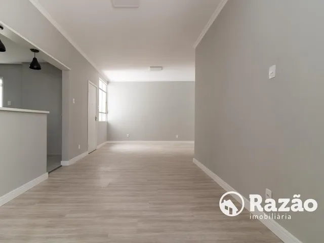 Apartamento 3 quartos e 2 banheiros, para alugar, no bairro Centro em Curitiba