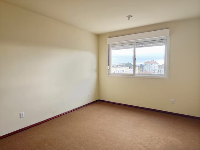 Foto do Apartamento - Apartamento de 1 dormitório para alugar e venda no Centro, Pelotas, RS, 60 m², sacada, aquecimento elétrico. Condomínio com circuito interno de TV | UP Imóveis