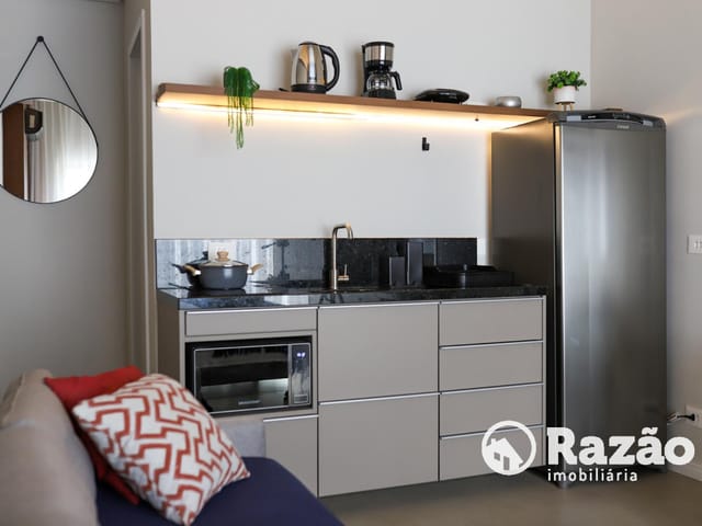 Apartamento 1 quarto e 1 banheiro, para alugar, no bairro Água Verde em Curitiba
