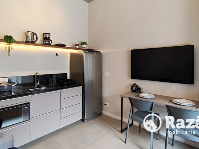 Apartamento 1 quarto e 1 banheiro, para alugar, no bairro Água Verde em Curitiba