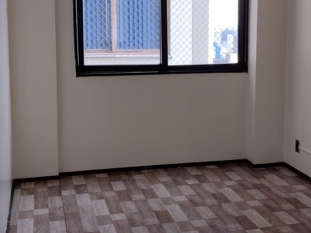 Apartamento 2 quartos e 1 banheiro, à venda, no bairro Madureira em Caxias do Sul