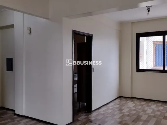 Apartamento 2 quartos e 1 banheiro, à venda, no bairro Madureira em Caxias do Sul