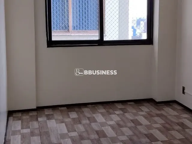 Apartamento 2 quartos e 1 banheiro, à venda, no bairro Madureira em Caxias do Sul