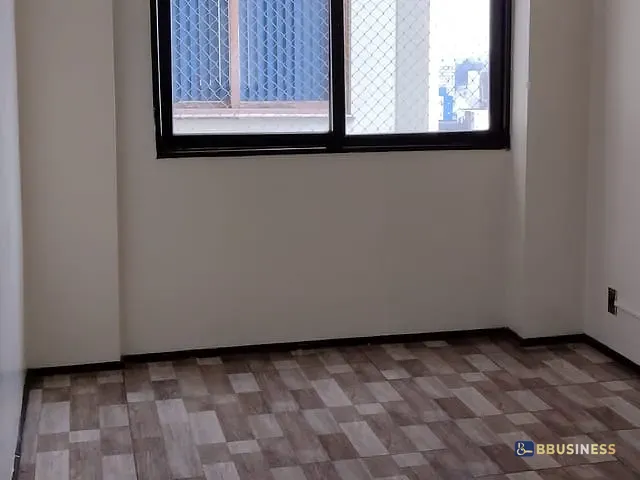 Apartamento 2 quartos e 1 banheiro, à venda, no bairro Madureira em Caxias do Sul