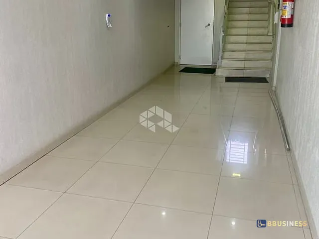 Apartamento 2 quartos e 2 banheiros, à venda, no bairro Kayser em Caxias do Sul