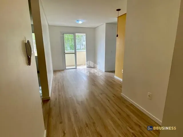 Apartamento 2 quartos e 2 banheiros, à venda, no bairro Kayser em Caxias do Sul