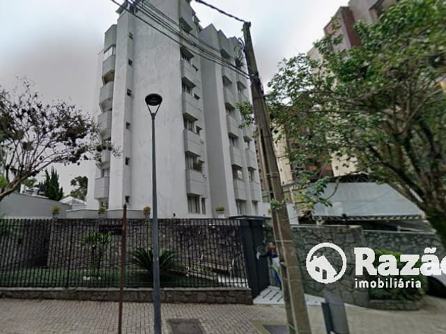Apartamento 1 quarto e 1 banheiro, para alugar, no bairro Centro em Curitiba