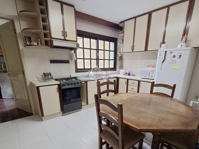 Apartamento 3 quartos e 1 banheiro, à venda, no bairro Panazzolo em Caxias do Sul