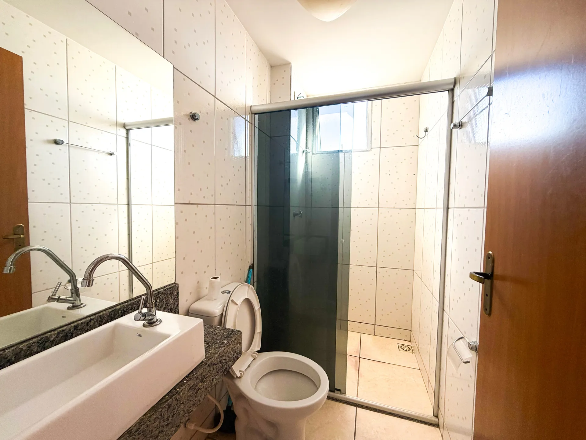 Apartamento para alugar com 02 quartos, varanda e 01 vaga de garagem no Bairro Teixeira Dias, Belo Horizonte/MG