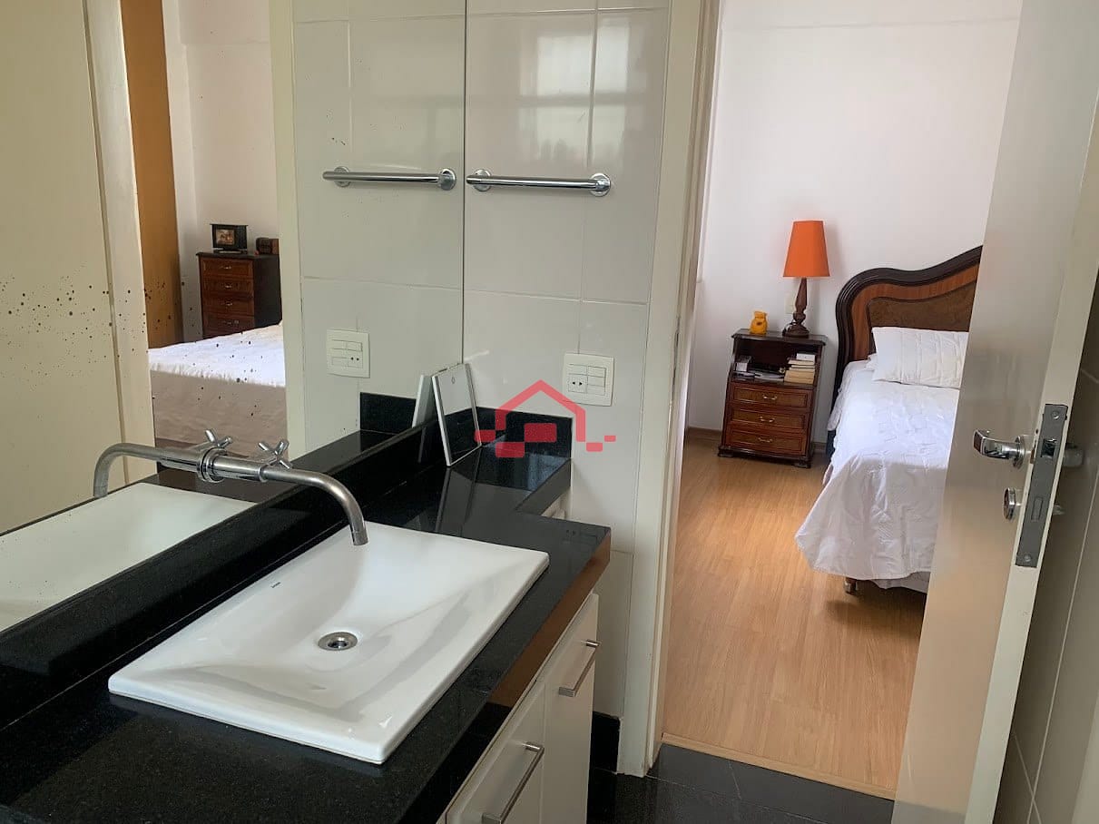 Apartamento para alugar com 4 quartos, 220m² - Foto 4