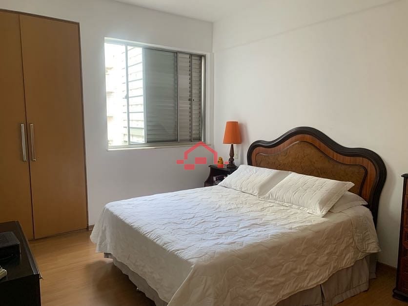 Apartamento para alugar com 4 quartos, 220m² - Foto 2