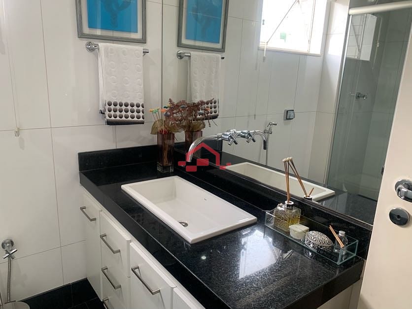 Apartamento para alugar com 4 quartos, 220m² - Foto 9