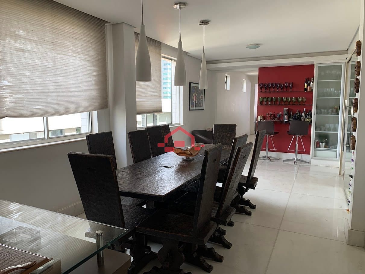Apartamento para alugar com 4 quartos, 220m² - Foto 16