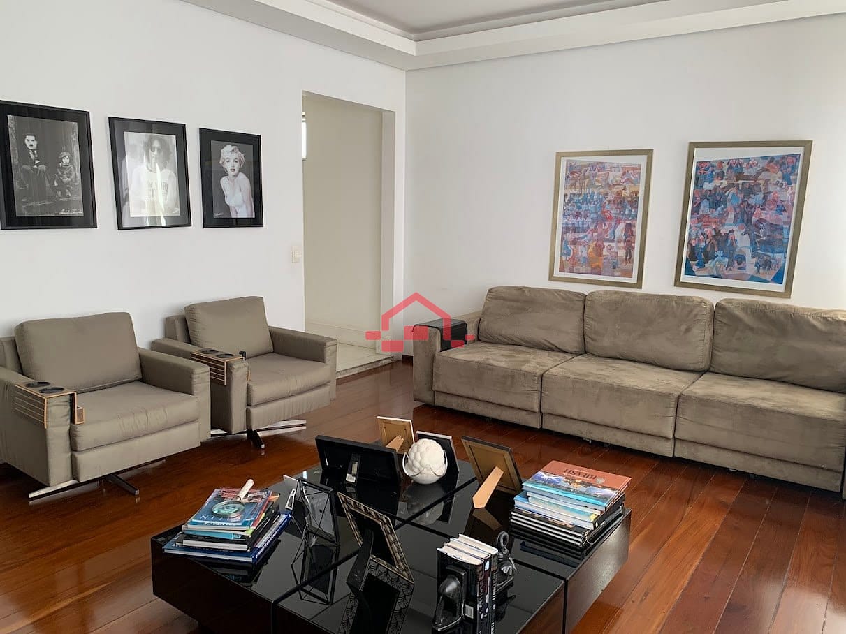 Apartamento para alugar com 4 quartos, 220m² - Foto 1