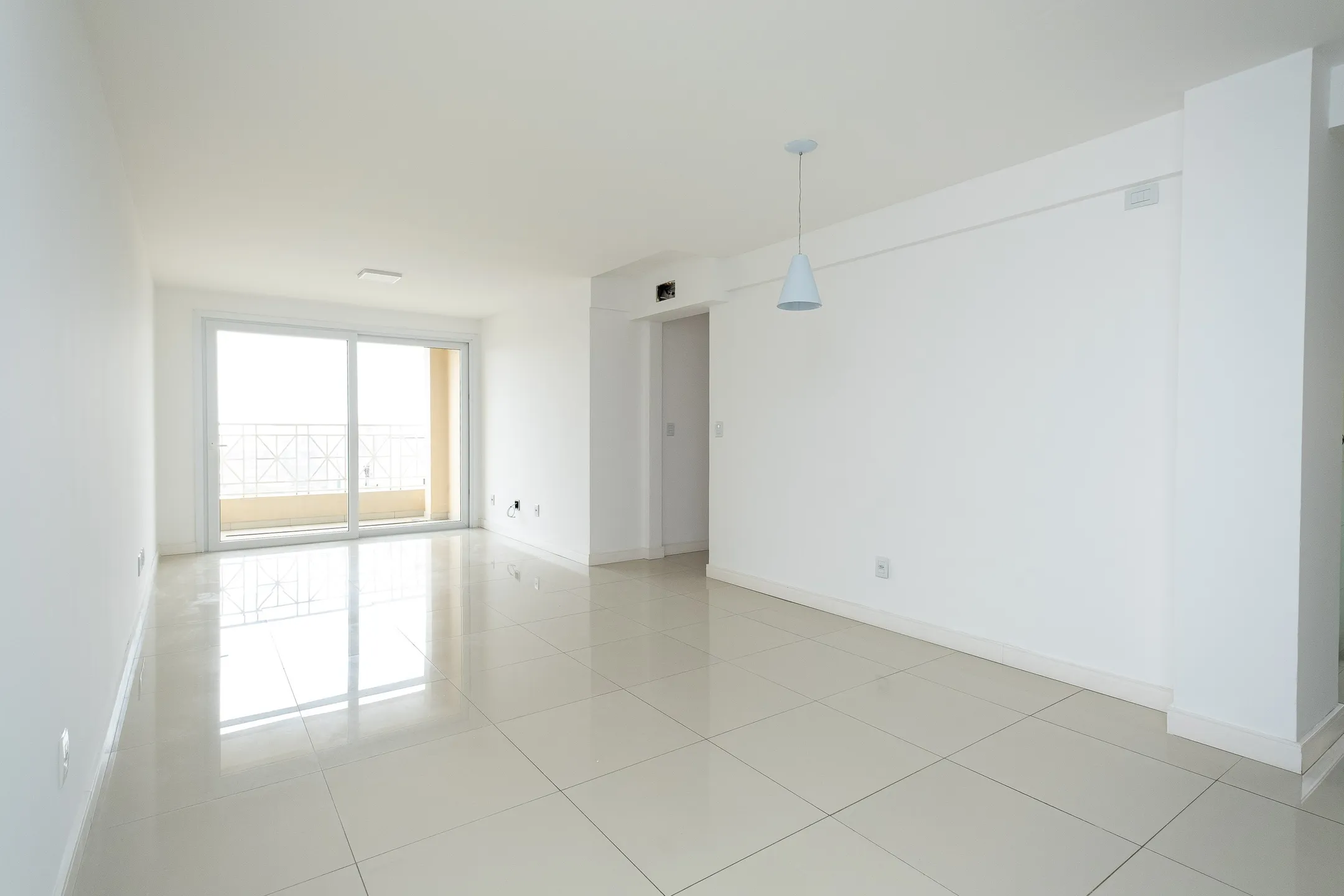 Apartamento à Venda no Centro de Pelotas RS com 2 Dormitórios, Sendo 1 Suíte, Conforto, Praticidade e Excelente Localização