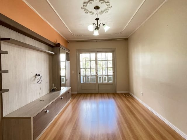 Apartamento 2 quartos e 2 banheiros, à venda, no bairro Nossa Senhora de Lourdes em Caxias do Sul