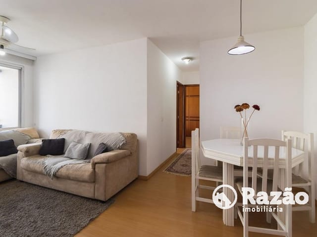Apartamento 2 quartos e 2 banheiros, para alugar, no bairro Rebouças em Curitiba